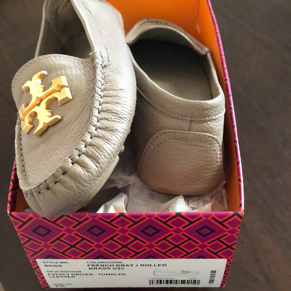 Tory Burch every driver - tumbled leather French grey with brass